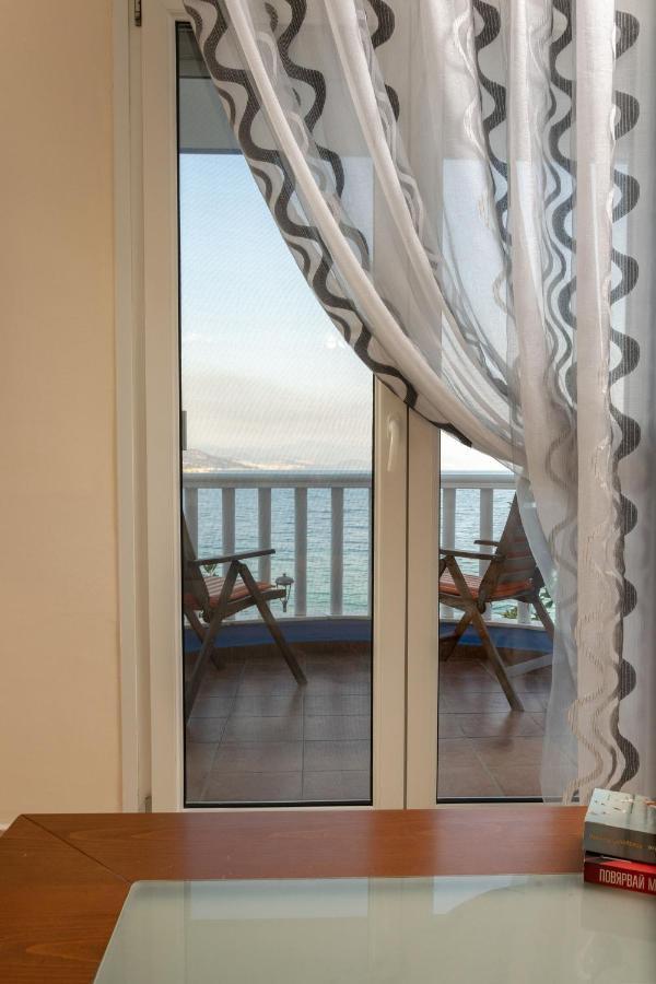 Just On The Sea 1 Villa Nea Iraklitsa Exterior photo